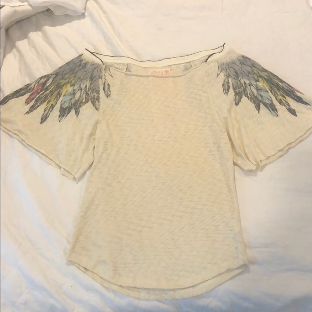 Cream shirt with wide feather sleeves